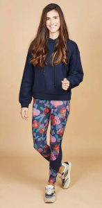 Motif à grosses fleurs rose, rouge et violettes pour Craftine, par OYeah Studio
