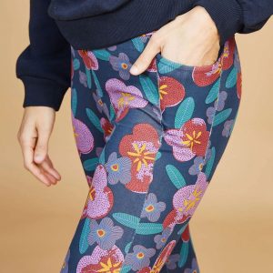 Motif à grosses fleurs rose, rouge et violettes pour Craftine, par OYeah Studio