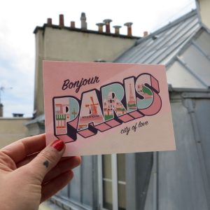 Carte postale de Paris style vintage américain par Oyeah Studio. À shopper sur Etsy!